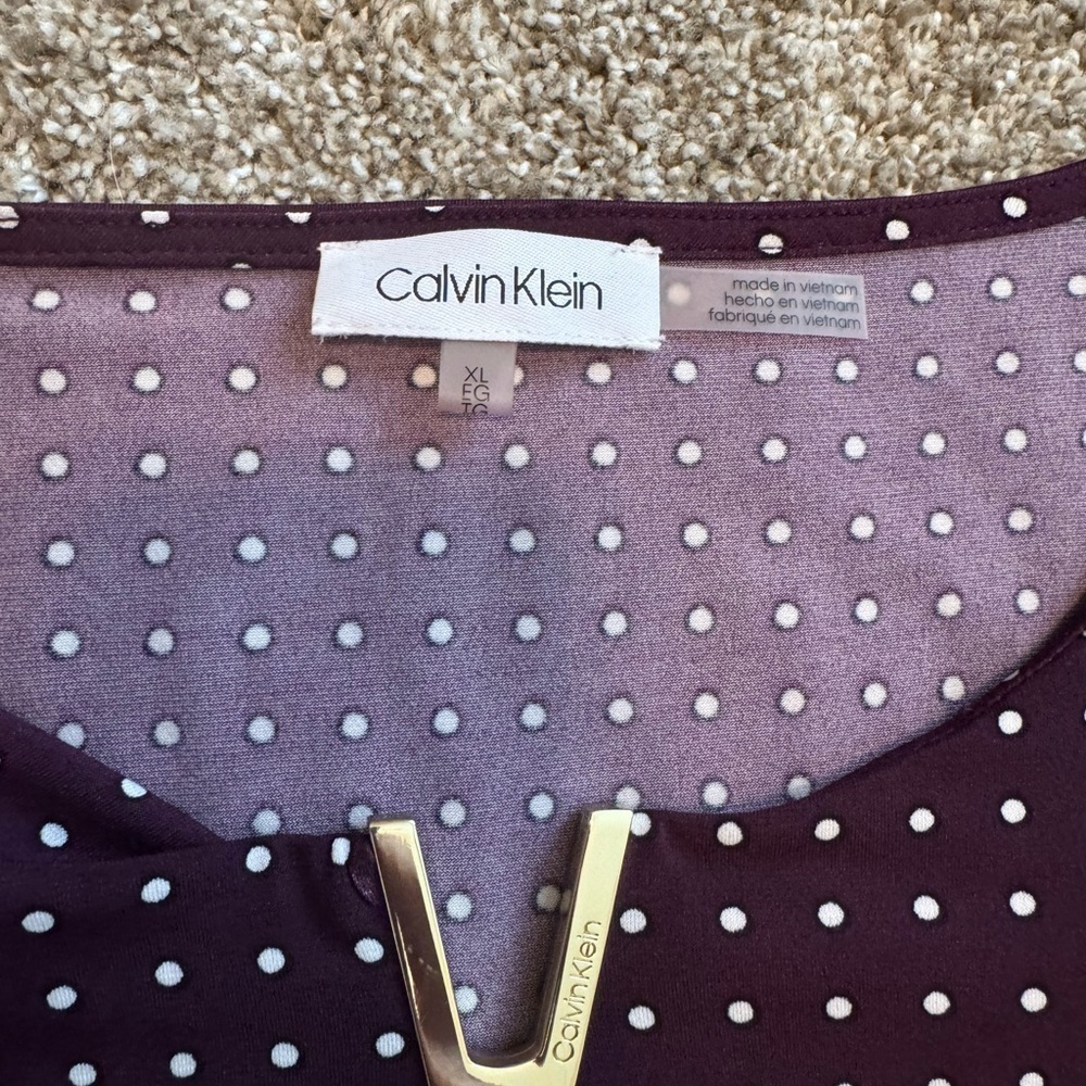 EUC Calvin Klein Women’s Plum with White Polka Dot Top 3/4 Sleeve Size XL - Picture 6 of 6